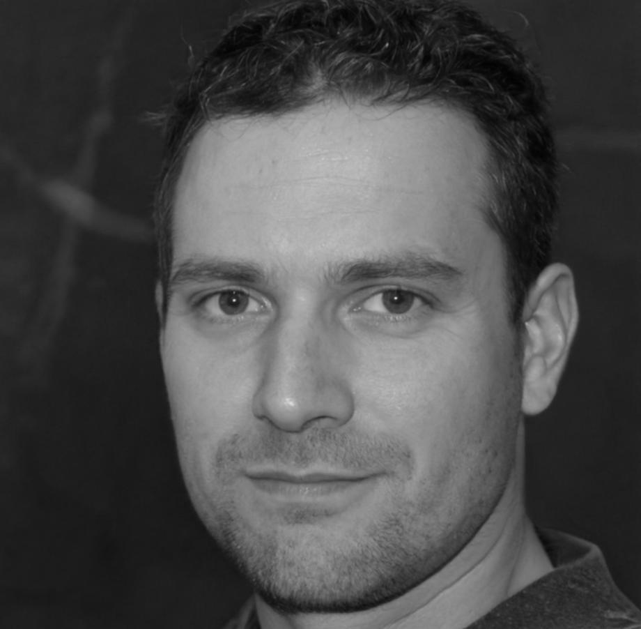 Portrait of financial educator Kieran Blackthorne